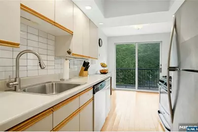 27 Sherwood Court 14 #14, River Edge, NJ 07661 - Photo 15