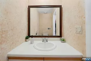 27 Sherwood Ct 14, River Edge, NJ 07661 - Photo 17