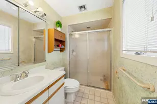 27 Sherwood Ct 14, River Edge, NJ 07661 - Photo 23