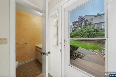 27 Sherwood Court 14 #14, River Edge, NJ 07661 - Photo 3