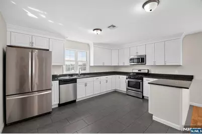 508 2nd Avenue 2 #2, Lyndhurst Township, NJ 07071 - Photo 7