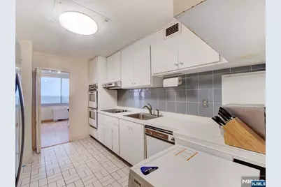 1 Claridge Drive 925 #925, Verona, NJ 07044 - Photo 15