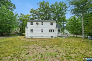72 Lake Dr, Wayne, NJ 07470 - Photo 27