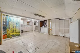 72 Lake Dr, Wayne, NJ 07470 - Photo 21