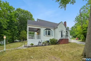 72 Lake Dr, Wayne, NJ 07470 - Photo 3