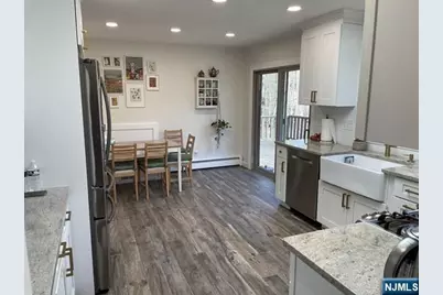 60 Eileen Drive, Mahwah, NJ 07430 - Photo 5