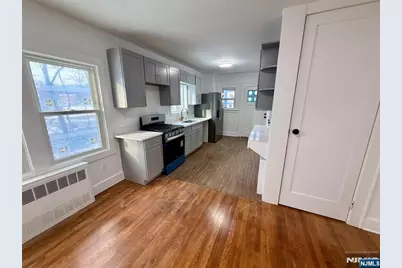 131 W Ramapo Avenue, Mahwah, NJ 07430 - Photo 5