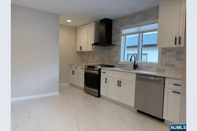 330 E Ruby Avenue, Palisades Park, NJ 07650 - Photo 3