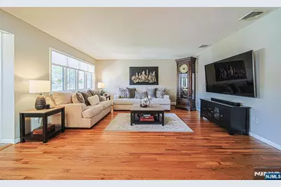 330 E Ruby Avenue, Palisades Park, NJ 07650 - Photo 13