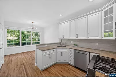 6 Schweinberg Drive R #R, Roseland, NJ 07068 - Photo 3