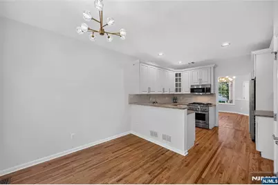 6 Schweinberg Drive R #R, Roseland, NJ 07068 - Photo 5