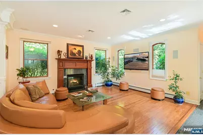 111 Magnolia Avenue, Cresskill, NJ 07626 - Photo 9