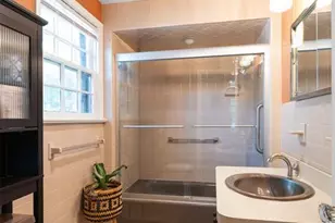 529 Wyndham Rd, Teaneck Township, NJ 07666 - Photo 29