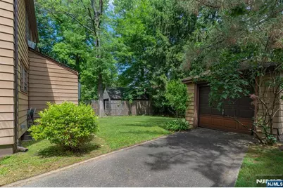 529 Wyndham Road, Teaneck Township, NJ 07666 - Photo 5