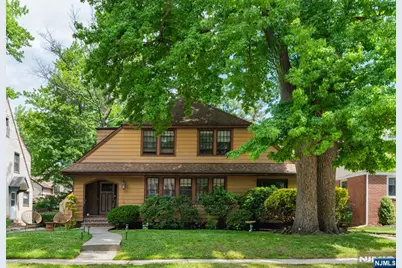 529 Wyndham Road, Teaneck Township, NJ 07666 - Photo 3