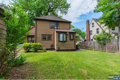 529 Wyndham Road, Teaneck Township, NJ 07666 - Photo 7
