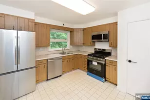 2 Kershner Pl, Fair Lawn, NJ 07410 - Photo 9