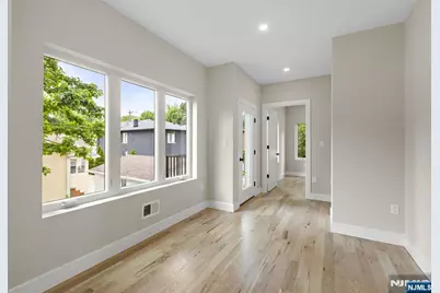 264 Beverly Hills Road, Fort Lee, NJ 07024 - Photo 13