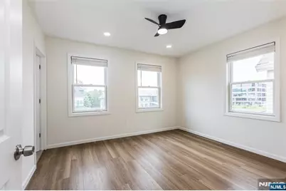 26 N Willow Street 2 #2, Montclair, NJ 07042 - Photo 11