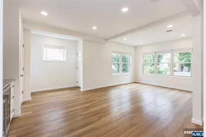 26 N Willow Street 2 #2, Montclair, NJ 07042 - Photo 5