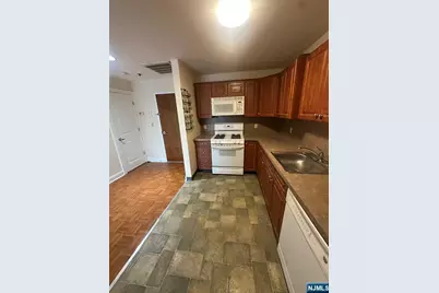 4 W Emerson Plaza, Emerson, NJ 07630 - Photo 3
