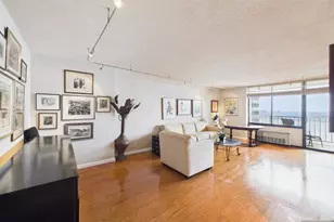 300 Winston 2215, Cliffside Park, NJ 07010 - Photo 3