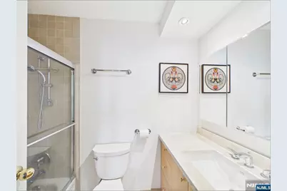 300 Winston 2215 #2215, Cliffside Park, NJ 07010 - Photo 23