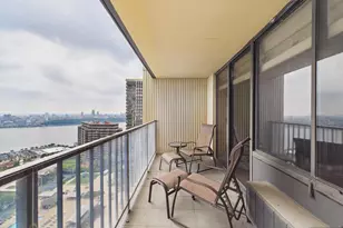 300 Winston 2215, Cliffside Park, NJ 07010 - Photo 7