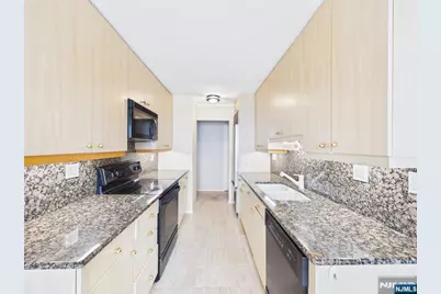 300 Winston 2215 #2215, Cliffside Park, NJ 07010 - Photo 13