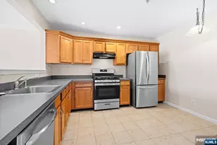 74 Mountainside Dr, Pompton Lakes, NJ 07442 - Photo 9