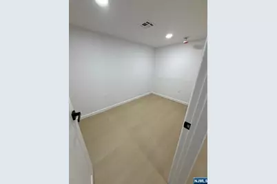 299 Broadway, Paterson, NJ 07522 - Photo 17