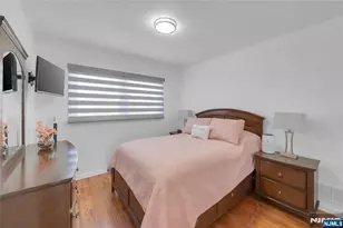 136 E Clinton Ave, Bergenfield, NJ 07621 - Photo 17