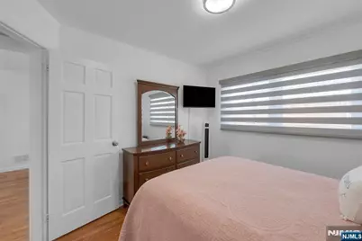 136 E Clinton Avenue, Bergenfield, NJ 07621 - Photo 19