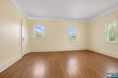 540 Highridge Avenue, Cliffside Park, NJ 07010 - Photo 7