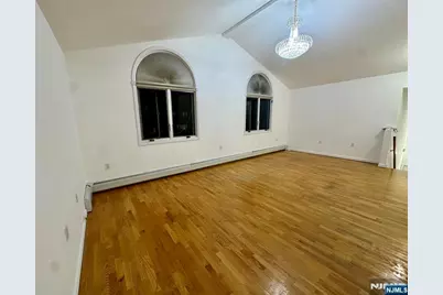 656 Day Avenue 2 #2, Ridgefield, NJ 07657 - Photo 3