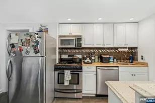 76 Prospect St, Midland Park, NJ 07432 - Photo 11