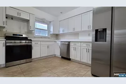 2152 South Street 2nd Fl #2nd fl, Fort Lee, NJ 07024 - Photo 7