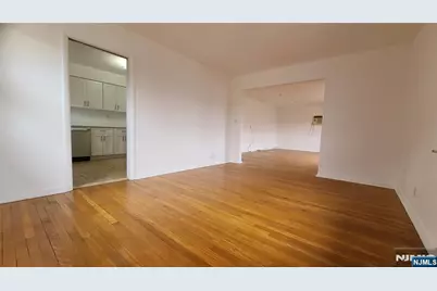 2152 South Street 2nd Fl #2nd fl, Fort Lee, NJ 07024 - Photo 5