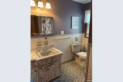 739 Lake Avenue, Lyndhurst Township, NJ 07071 - Photo 9