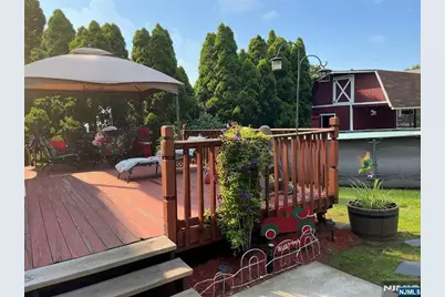 739 Lake Avenue, Lyndhurst Township, NJ 07071 - Photo 13
