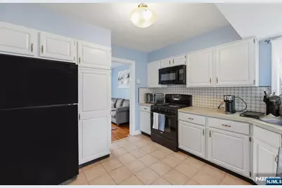 27 Beveridge Street, Teaneck Township, NJ 07666 - Photo 9