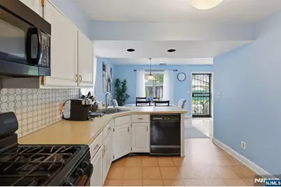 27 Beveridge Street, Teaneck Township, NJ 07666 - Photo 17