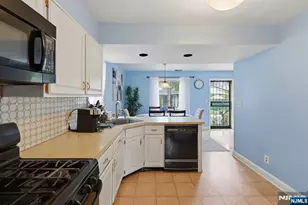 27 Beveridge St, Teaneck Township, NJ 07666 - Photo 17