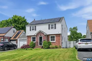 27 Beveridge St, Teaneck Township, NJ 07666 - Photo 1