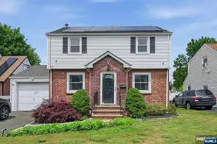 27 Beveridge St, Teaneck Township, NJ 07666 - Photo 1
