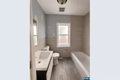 63 Huntington Terrace, Newark, NJ 07112 - Photo 11