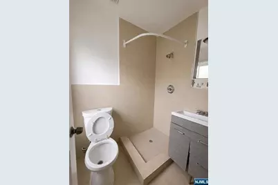 63 Huntington Terrace, Newark, NJ 07112 - Photo 7