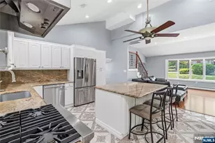 651 Floyd St, Englewood Cliffs, NJ 07632 - Photo 15