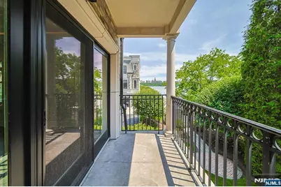 35 Marquis Court, Edgewater, NJ 07020 - Photo 27