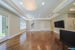 35 Marquis Ct, Edgewater, NJ 07020 - Photo 7